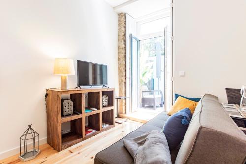 Central Studio with Pool & Patio by LovelyStay