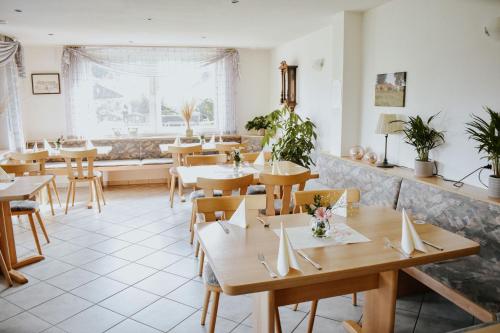 Un restaurant sau alt loc unde se poate mânca la Landgasthof Hotel Will