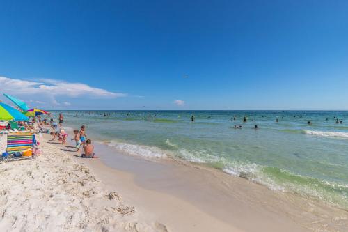 Gulf-front Shores of Panama 3rd Floor RENOVATED - Beach Service Included photo 18