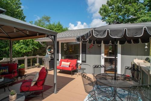 Private Downtown Retreat – Photos 2