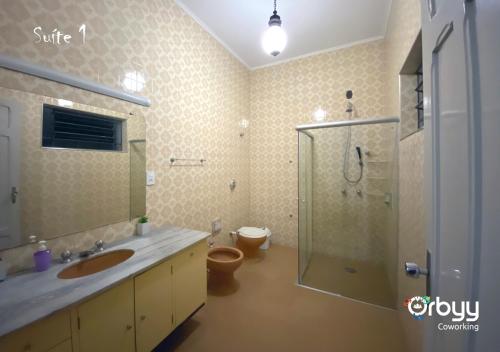 Phòng tắm tại Ritz Hostel