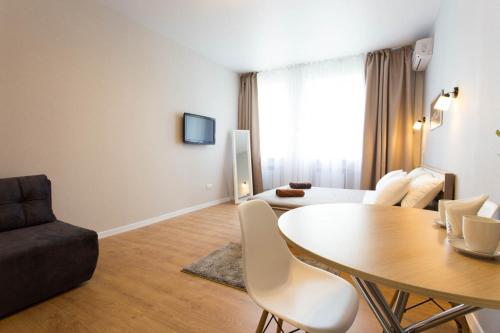 Χώρος καθιστικού στο Modern studio beside metro Yaroslava Mudroho, Universytet - Chernyshevska str 95-7