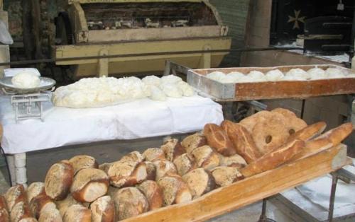 アパートメントの敷地内または近くでの食事または食べ物