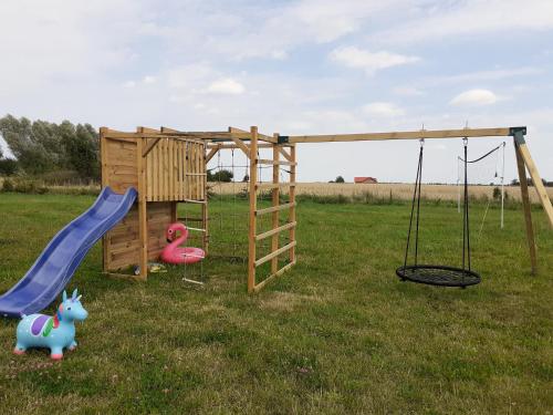 Herní místnost nebo prostor pro děti v ubytování Kiszkowianka domki