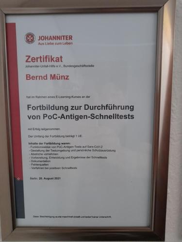 Certifikát, ocenenie alebo iný dokument vystavený v ubytovaní Ferienwohnung mit kleinem Garten