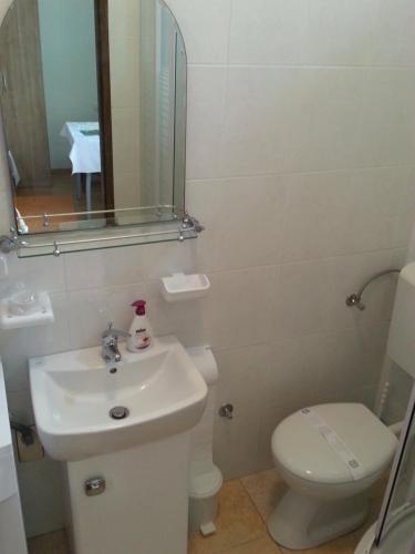 Studio Apartments with Terrace near Sea - Angela's Apartments