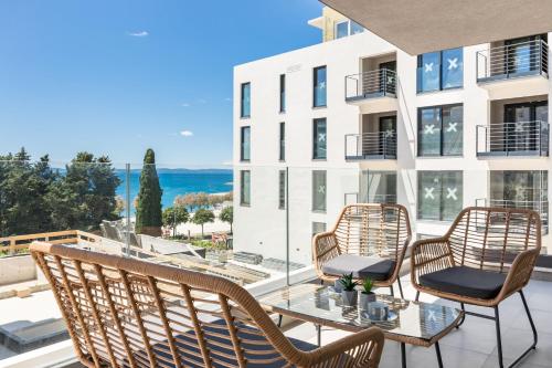 Elysian Zen Luxury Apartment - Two Bedroom Apartment with Terrace and Sea View