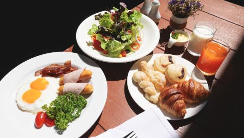 Mad på resortet eller i nærheden