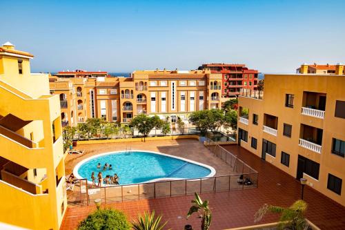 Alquilaencanarias-Medano Atalaya, terrace & pool