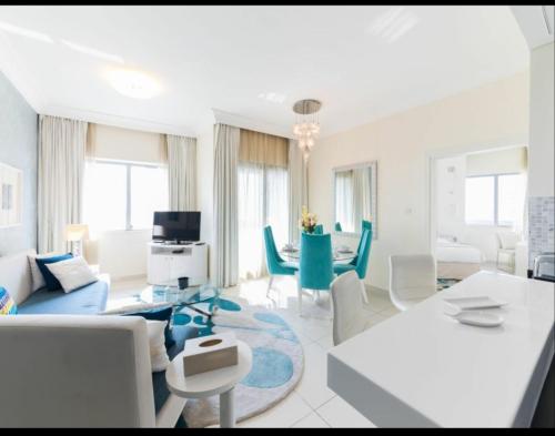 Luxurious Apartments - Damac Mall Street