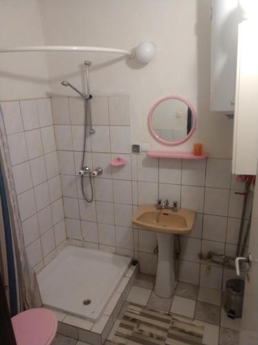 Ένα μπάνιο στο Pod Kasztanami Blanki