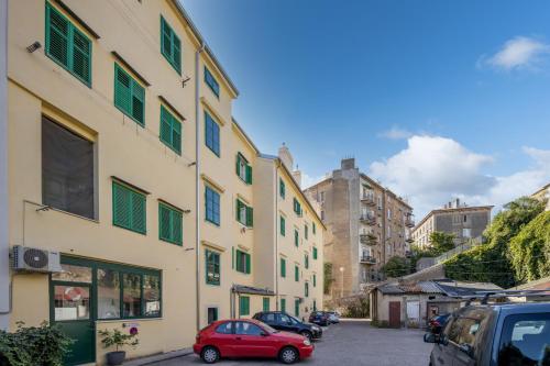 Naval apartment