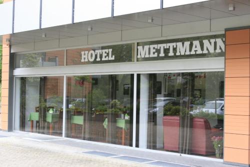 Зображення з фотогалереї помешкання Hotel Mettmann у місті Меттман