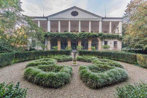 Taman di luar B&B Dal Viceré - Villa Mezzalira
