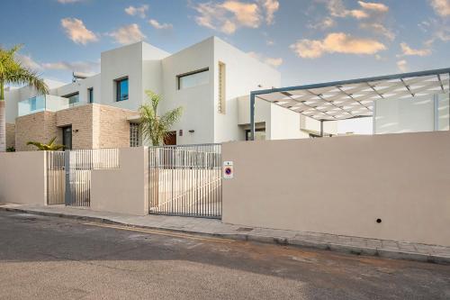 Villa Alisios Golf Luxury Tenerifesummervillas Heated pool