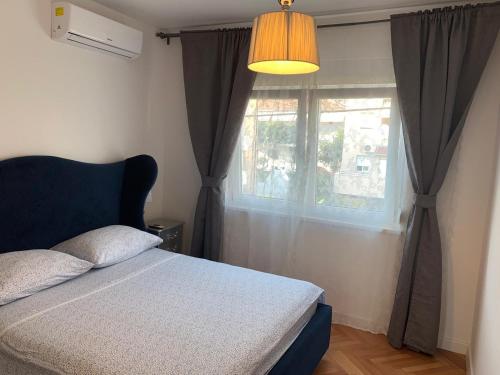 ROOM ANNA SPLIT