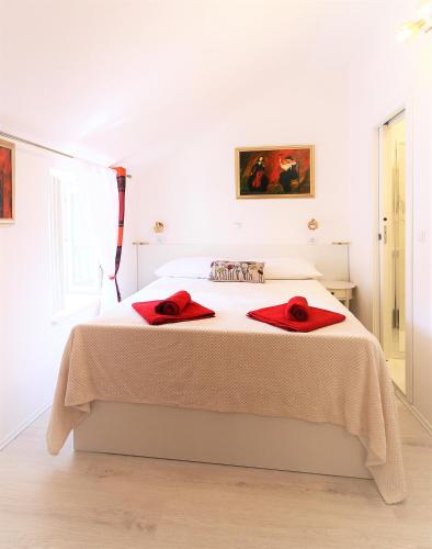 Angelus Rooms