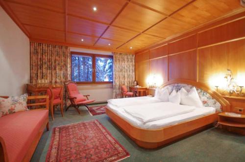Foto da galeria de Hotel Pension Alpenrose em Lech am Arlberg