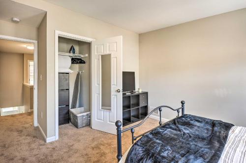 Katil atau katil-katil dalam bilik di Midtown Baltimore Hub Half Mi to Penn Station