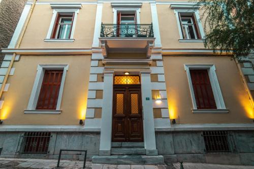 Η πρόσοψη ή η είσοδος του Karma Athens