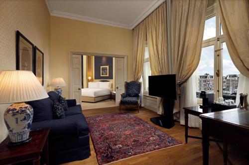 TV a/nebo společenská místnost v ubytování InterContinental Amstel Amsterdam by IHG