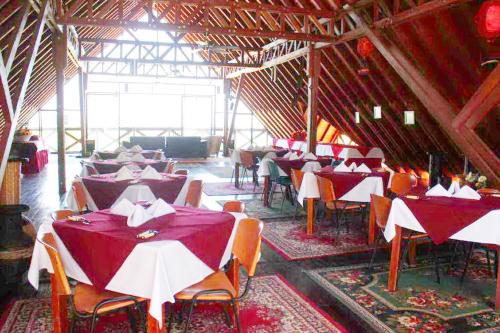 Un restaurante o sitio para comer en Hotel Mirador Las Palmas