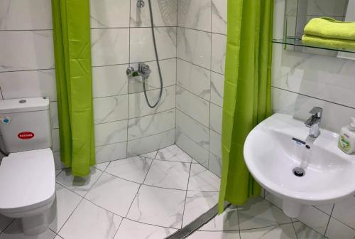 A bathroom at Грийн Лайф Бийч Резорт, Созопол - Апартамент "Тюркоаз Холидейс"