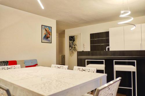 Una cocina o cocineta en Nuovo appartamento vacanze - CIR 0339