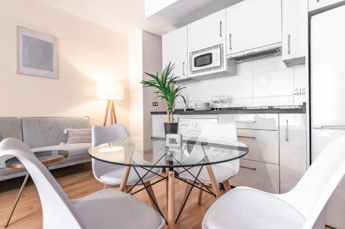 Romantic studio in the center by REMS