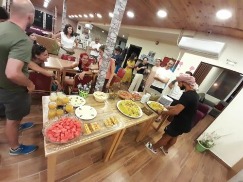 Φαγητό σε αυτό το hostel ή κάπου εκεί κοντά