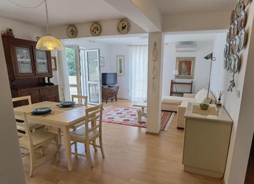 ARIA apartment with beautiful terrace with sea & park view