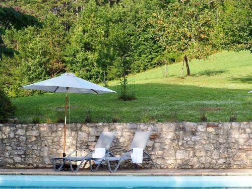 Πισίνα στο ή κοντά στο La Bastide Portoly B&B "Pruneaux"