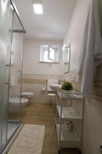 Bilik mandi di Le stanze di Gió
