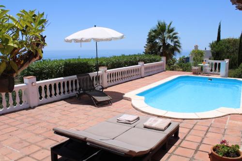 Bazén v ubytování Villa Tranquila - Costa del Sol - Great Seaview - Priv Pool - 3 bed nebo v jeho okolí