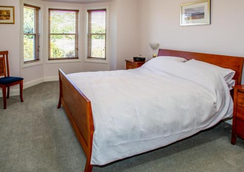 A bed or beds in a room at Lochnagar Barossa