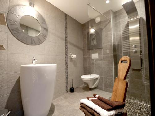 Ένα μπάνιο στο Appartement Valloire, 4 pièces, 9 personnes - FR-1-263-216