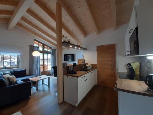 Zdjęcie z galerii obiektu Hochalmbahnen Chalets Rauris 1-07 WE2, Maislaufeldweg1f OG w mieście Rauris