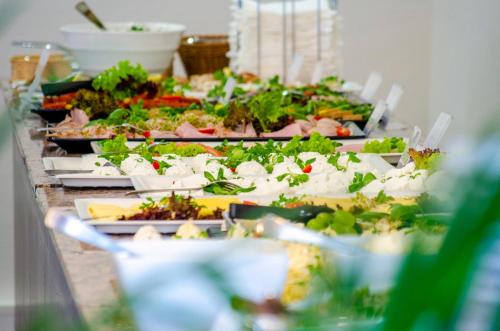 Makanan di atau berdekatan hotel