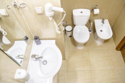 Kúpeľňa v ubytovaní Al-Dom Apartament 112 Awangardia, 300 m do plaży w dzielnicy uzdrowiskowej