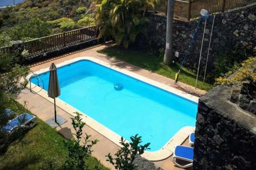 Bazén v ubytování Kettytravel Casa La Morera Piscina y Asadero La Palma Islas Canarias nebo v jeho okolí