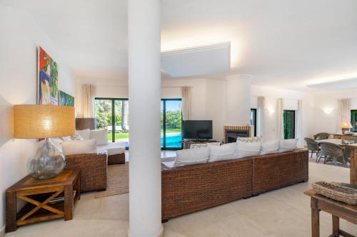 Luxury Private Family Villa with Pool AC & Parking
