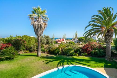 Luxury Private Family Villa with Pool AC & Parking