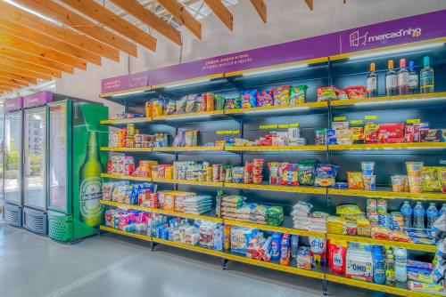 Supermarket nebo jiné obchody v  apartmánu nebo okolí