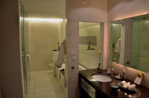 A bathroom at Dushanbe Serena Hotel