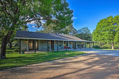 Ảnh trong thư viện ảnh của Kerrville Escape with Direct River Access and Views! ở Kerrville