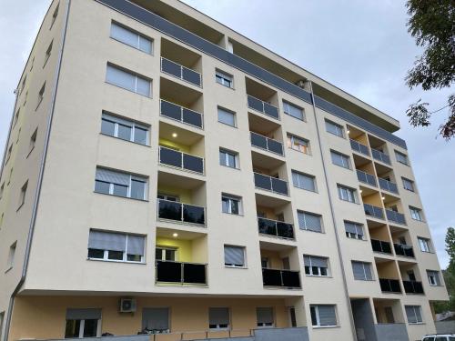 une image d'un immeuble d'appartements dans l'établissement Slijepcevic, à Teslić