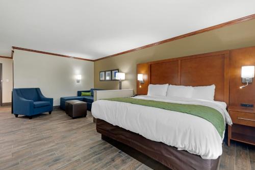 Katil atau katil-katil dalam bilik di Comfort Suites West Monroe near Ike Hamilton Expo Center