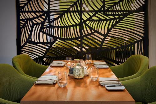 Crowne Plaza Berlin City Centre Ku'damm by IHG photo 90