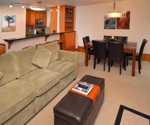 Lionshead Arcade #204 Condo – Photos 3