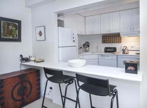 Dapur atau dapur kecil di Lionshead Center #304 condo